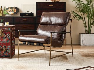  英伦风 实心金属锻打锤纹肌理 结实稳固 搭配木质扶手 细腻柔韧油蜡仿真皮 分段高弹海绵舒适靠包 休闲椅