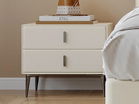 【现货】歌迪 极简风格 全实木柜体+松木抽屉 优质扪皮 时尚百搭 床头柜